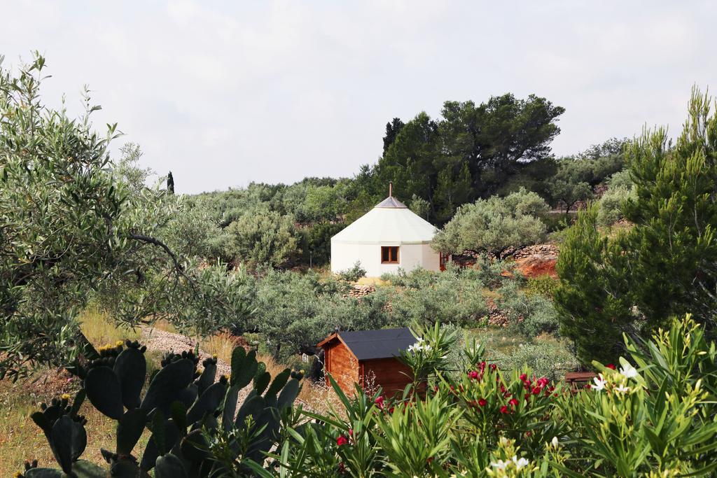 Yurta Mongola Delta Del Ebro Hotel Camarles Екстериор снимка